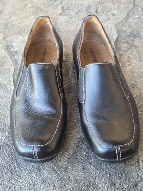 Naturalizer Natural Soul Black Leather Slip-On Loafers Contrast Stitching Size 6